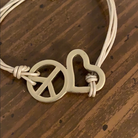 ☮️💟 Peace Sign and Heart Bracelet 💟☮️ - Picture 3 of 7